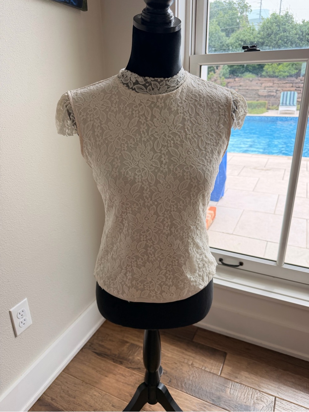 Laundry By Shelli Segal Ivory Lace Cap-Sleeve Top
